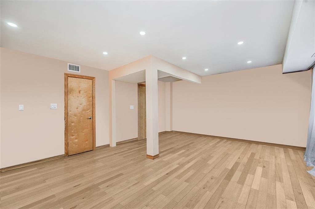 111 Hampton Green, Staten  Island, New York, 10312 image 14