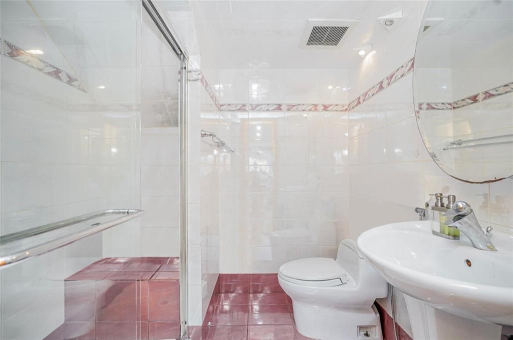 111 Hampton Green, Staten  Island, New York, 10312 image 15
