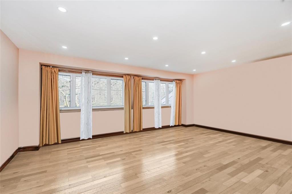 111 Hampton Green, Staten  Island, New York, 10312 image 6