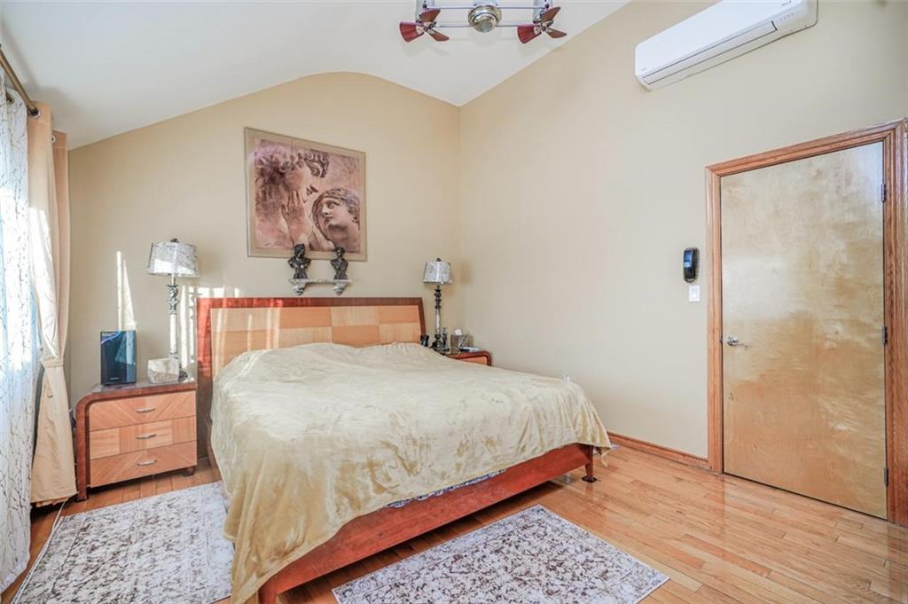 111 Hampton Green, Staten  Island, New York, 10312 image 8