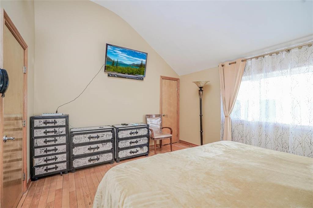 111 Hampton Green, Staten  Island, New York, 10312 image 9