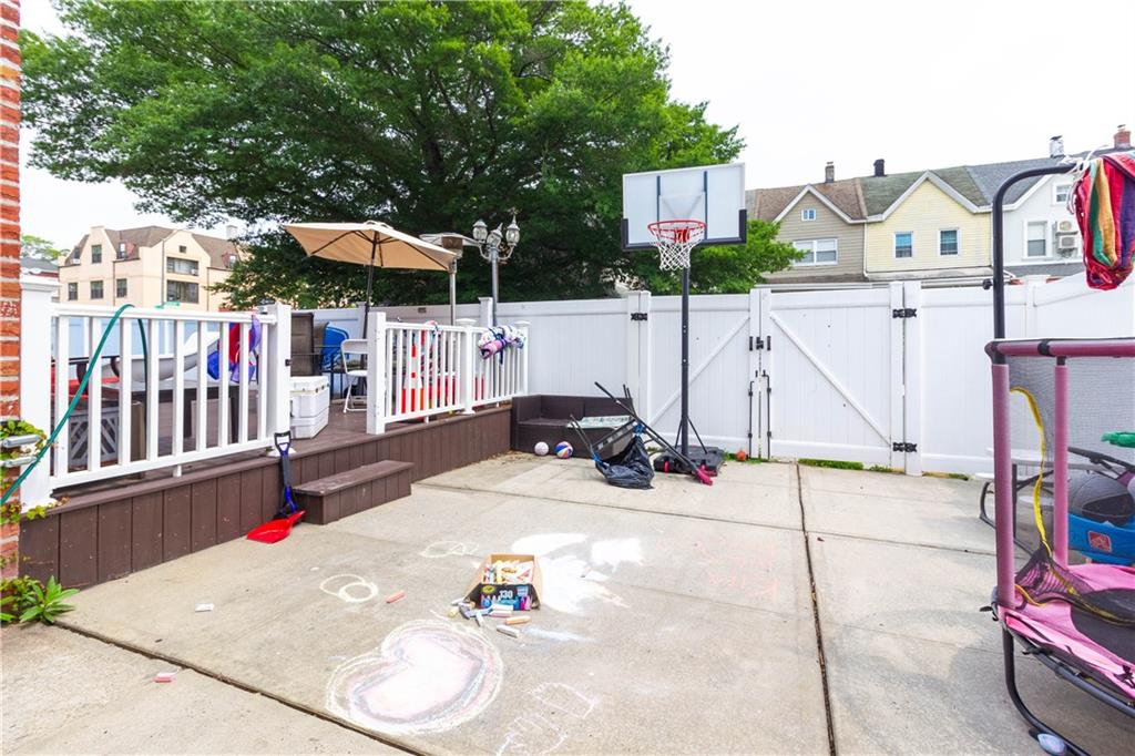 46 Rutherford Place, Brooklyn, New York, 11214 image 16