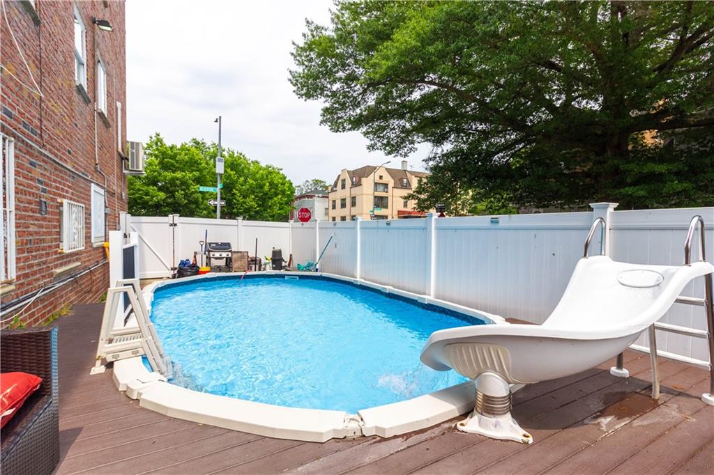 46 Rutherford Place, Brooklyn, New York, 11214 image 18