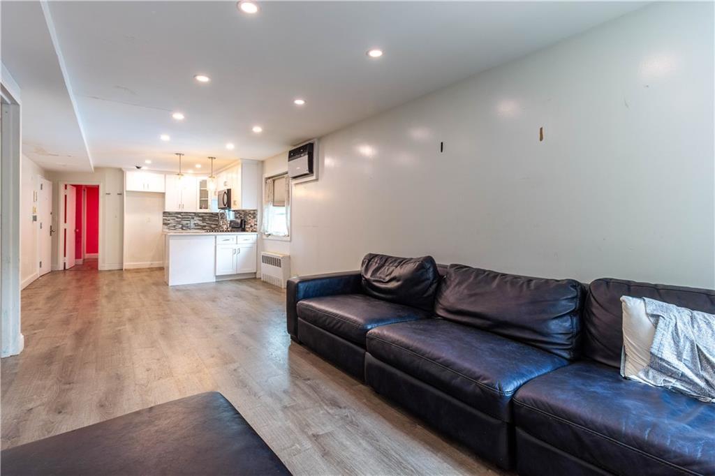46 Rutherford Place, Brooklyn, New York, 11214 image 6