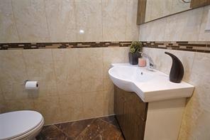 164 Oxford Street, Brooklyn, New York, 11235 image 12