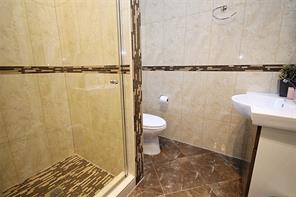 164 Oxford Street, Brooklyn, New York, 11235 image 15