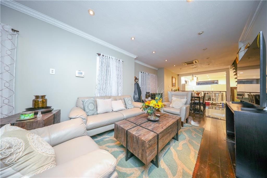 24 Martineau Street, Staten  Island, New York, 10303
