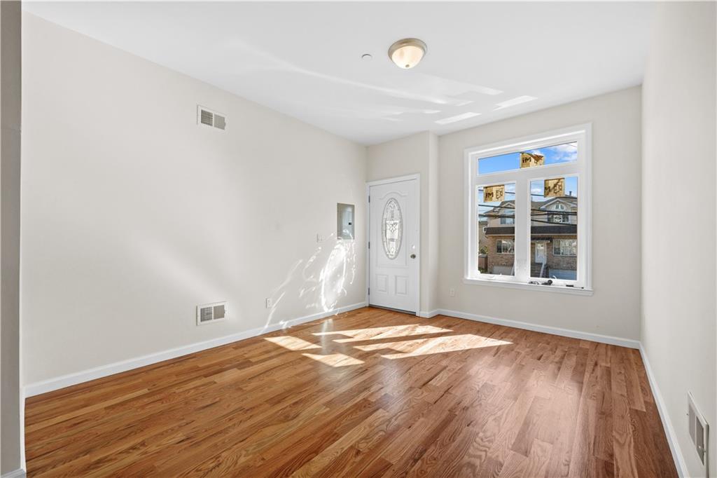 91 Robin Road, Staten  Island, New York, 10305