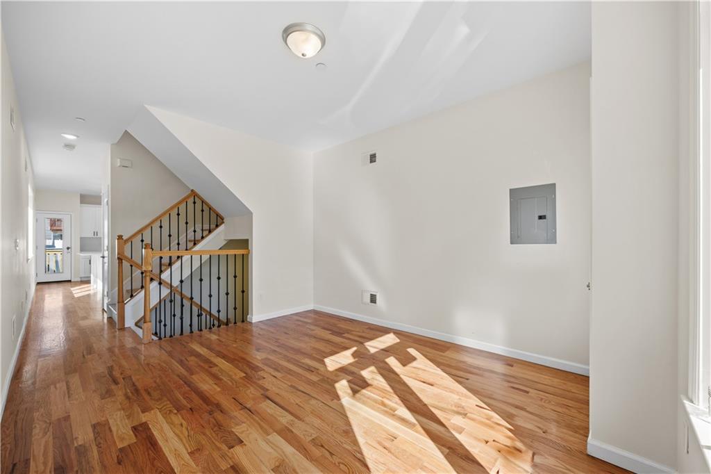 91 Robin Road, Staten  Island, New York, 10305