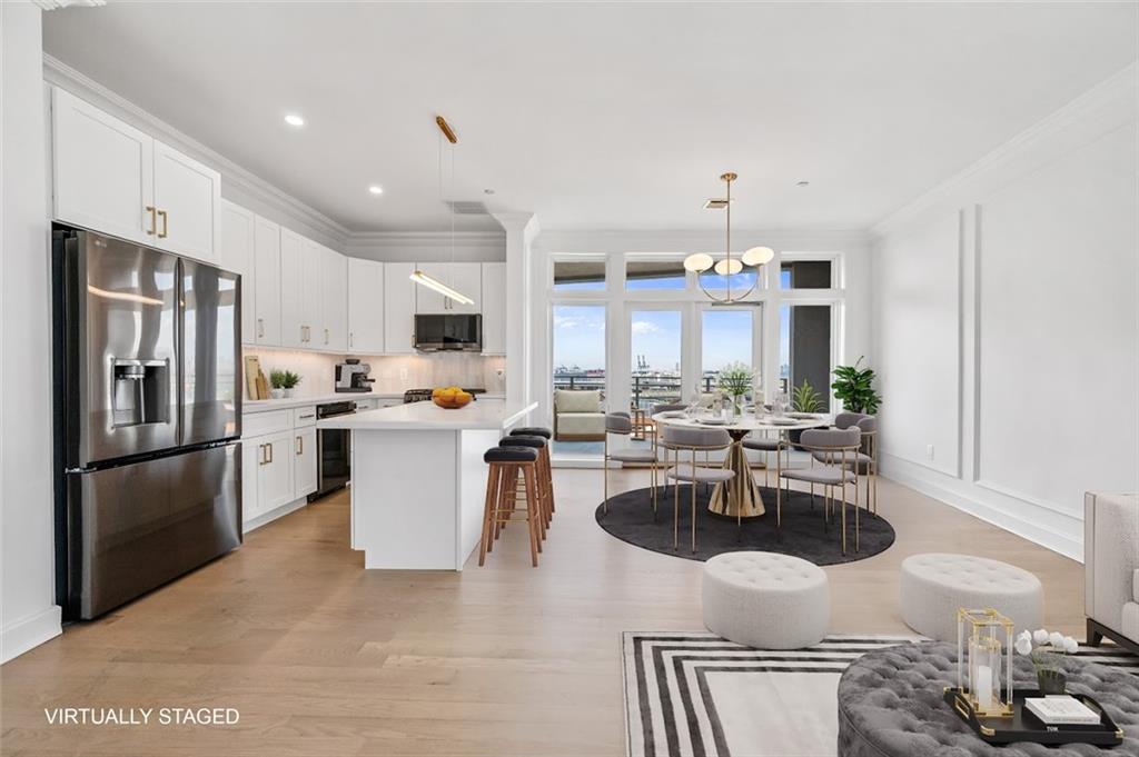 90 Bay Street Landing 6L Image 1