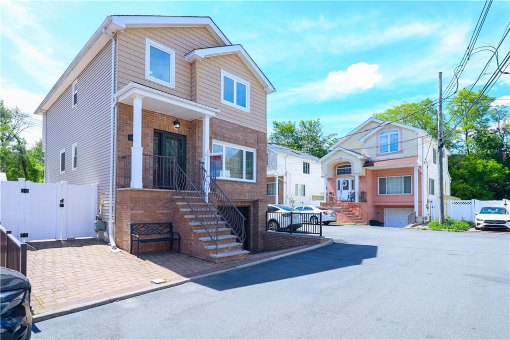 44 Comfort Court, Staten  Island, New York, 10312