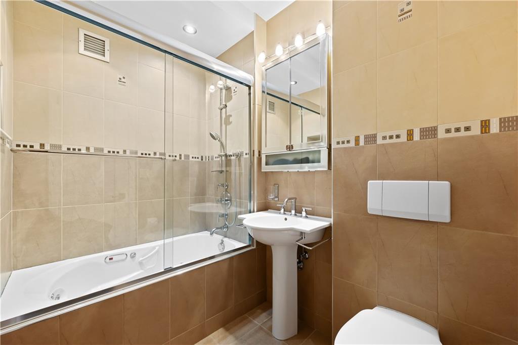150 Oceana Drive 4B, Brooklyn, New York, 11235 image 12