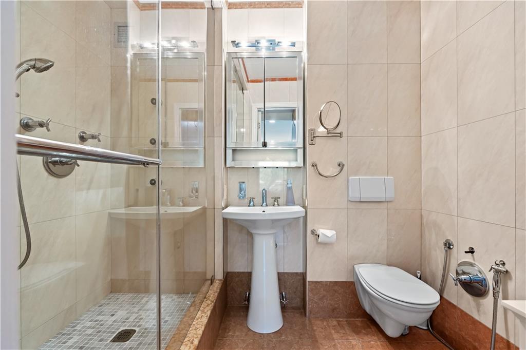 150 Oceana Drive 4B, Brooklyn, New York, 11235 image 18
