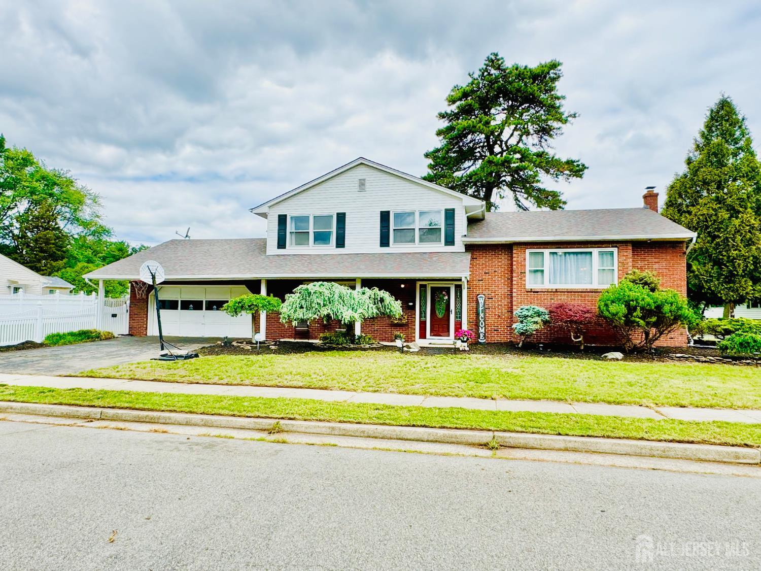 7 Rosewood Drive, Milltown, NJ, 08850