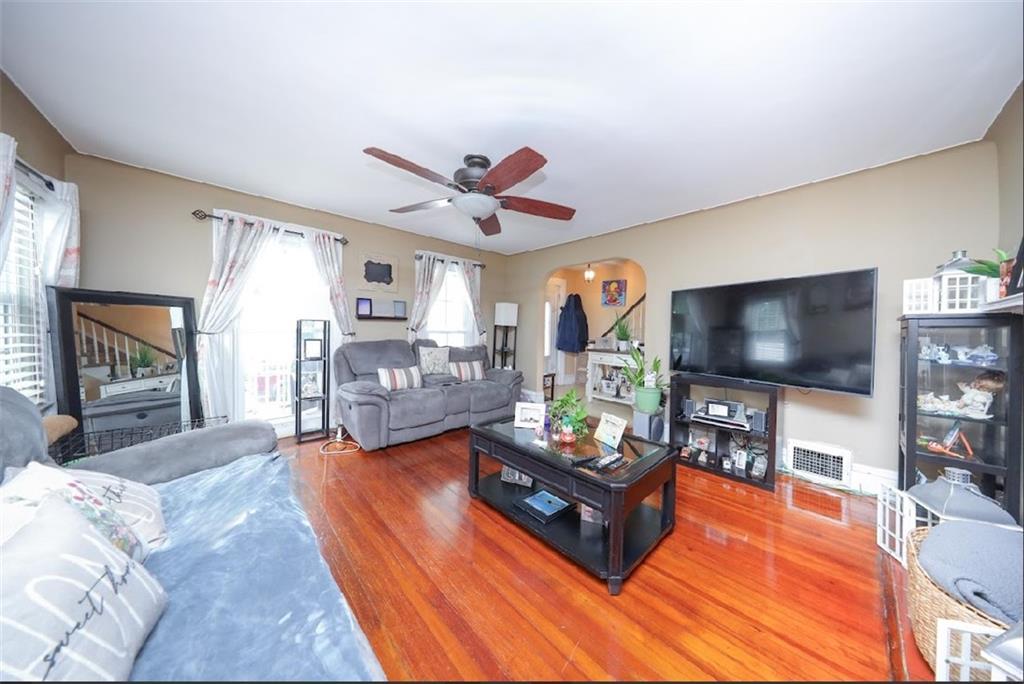 28 Trinity Place, Staten  Island, New York, 10310