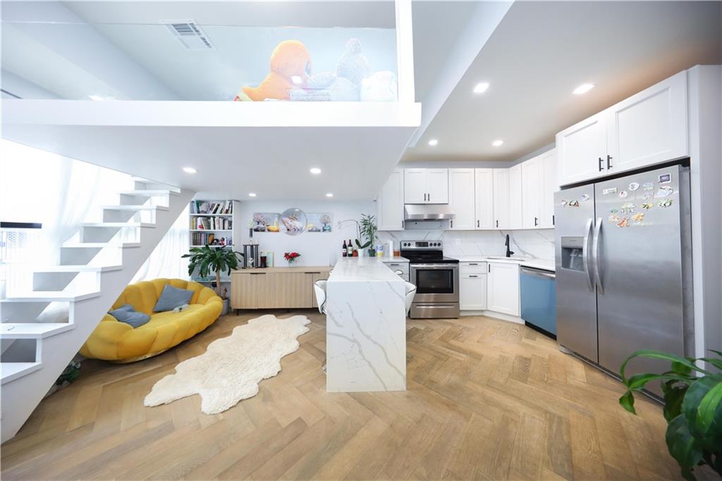 4 Lake Avenue, Brooklyn, New York, 11235