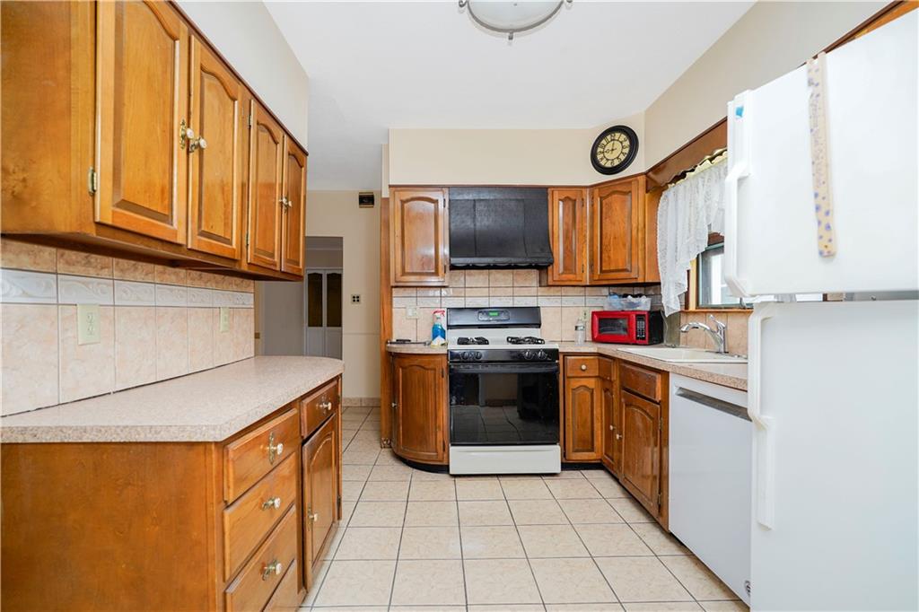 2424 West 3rd Street, Brooklyn, New York, 11223 image 13