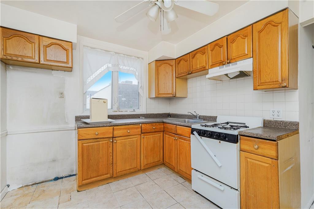 2424 West 3rd Street, Brooklyn, New York, 11223 image 19