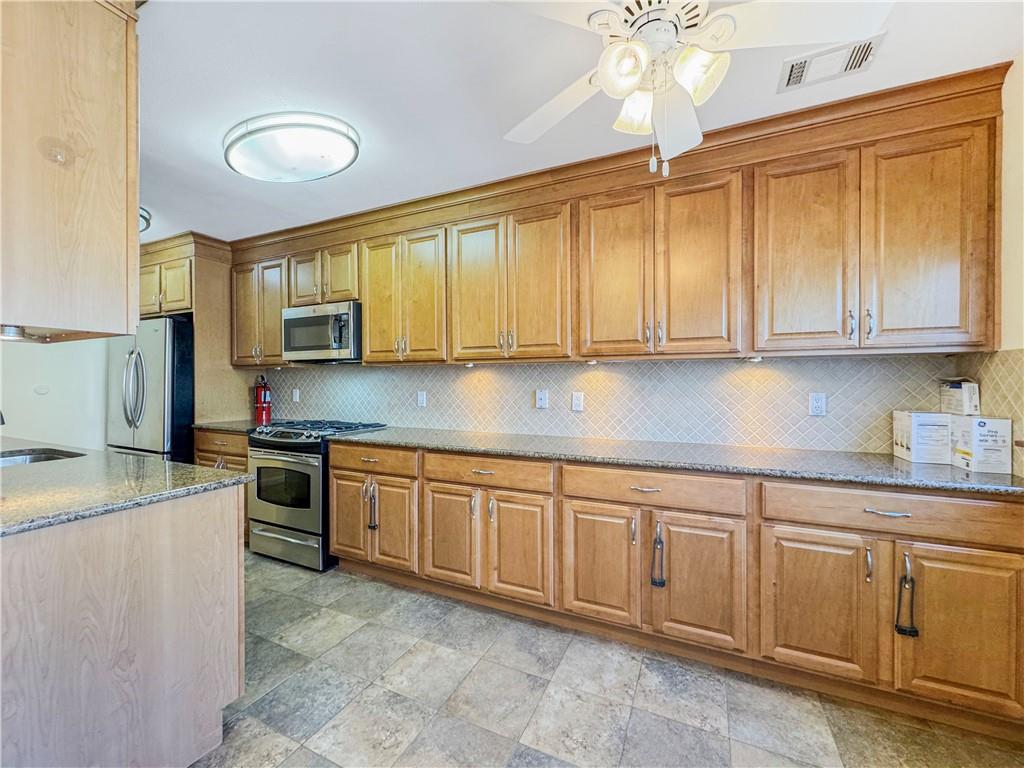 203 Dover Green, Staten  Island, New York, 10312 image 6