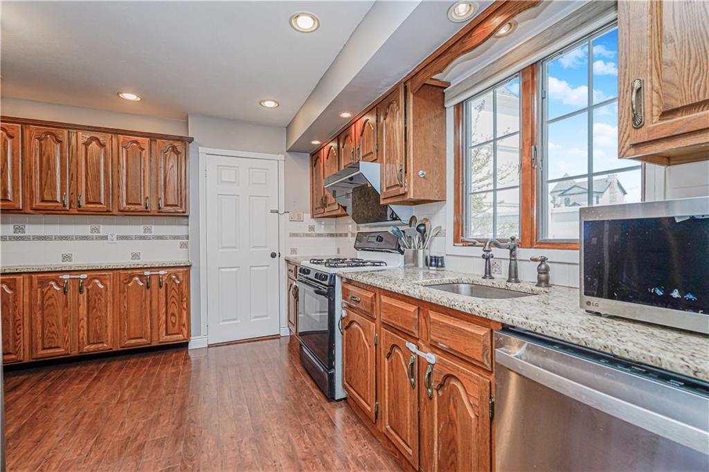 39 Morton Street, Staten  Island, New York, 10306 image 18