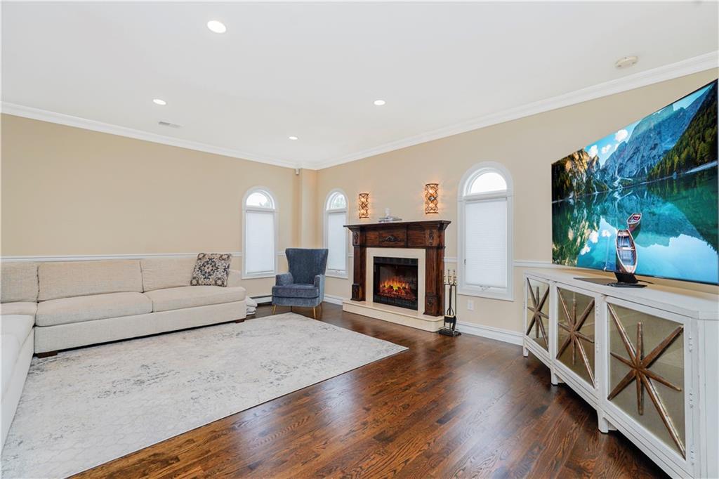 237 Swinnerton Street, Staten  Island, New York, 10307 image 13