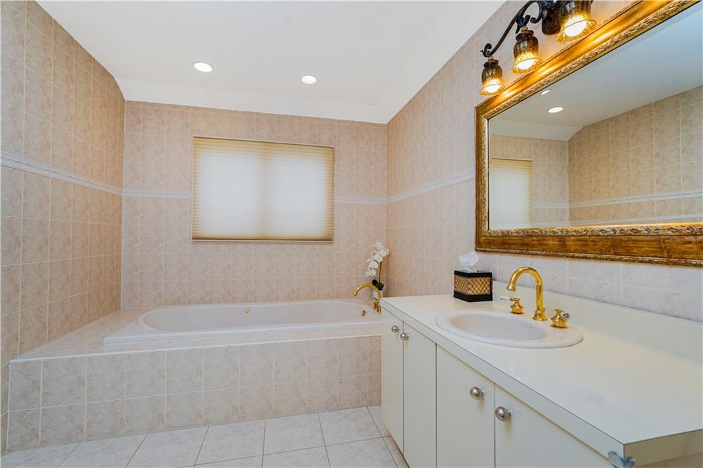 237 Swinnerton Street, Staten  Island, New York, 10307 image 25