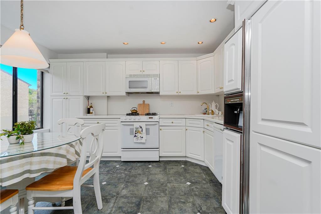 282 Grasmere Drive 282, Staten  Island, New York, 10305 image 12