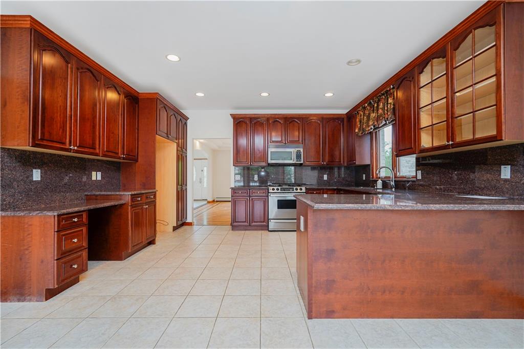 30 Carlton Court, Staten  Island, New York, 10312 image 11