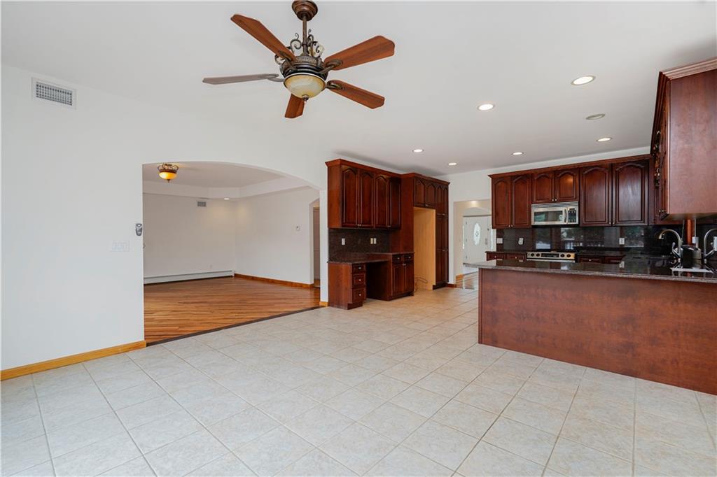 30 Carlton Court, Staten  Island, New York, 10312 image 21