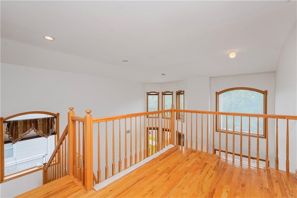 30 Carlton Court, Staten  Island, New York, 10312 image 26