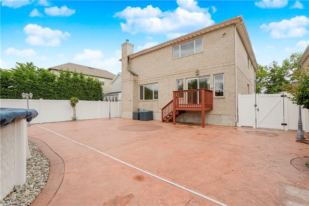 30 Carlton Court, Staten  Island, New York, 10312 image 45