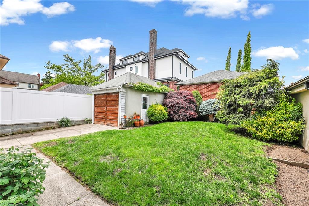 8016 Colonial Road, Brooklyn, New York, 11209 image 35