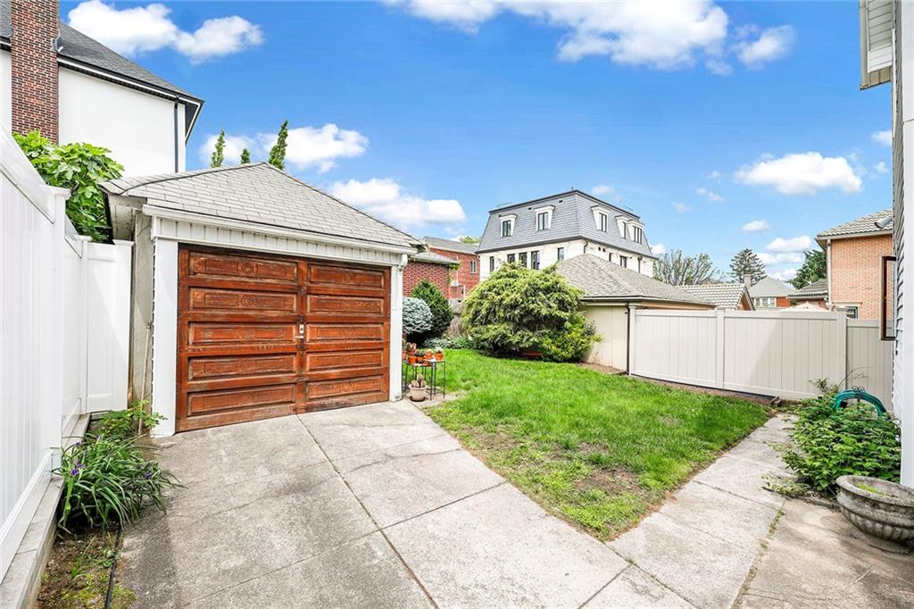 8016 Colonial Road, Brooklyn, New York, 11209 image 36
