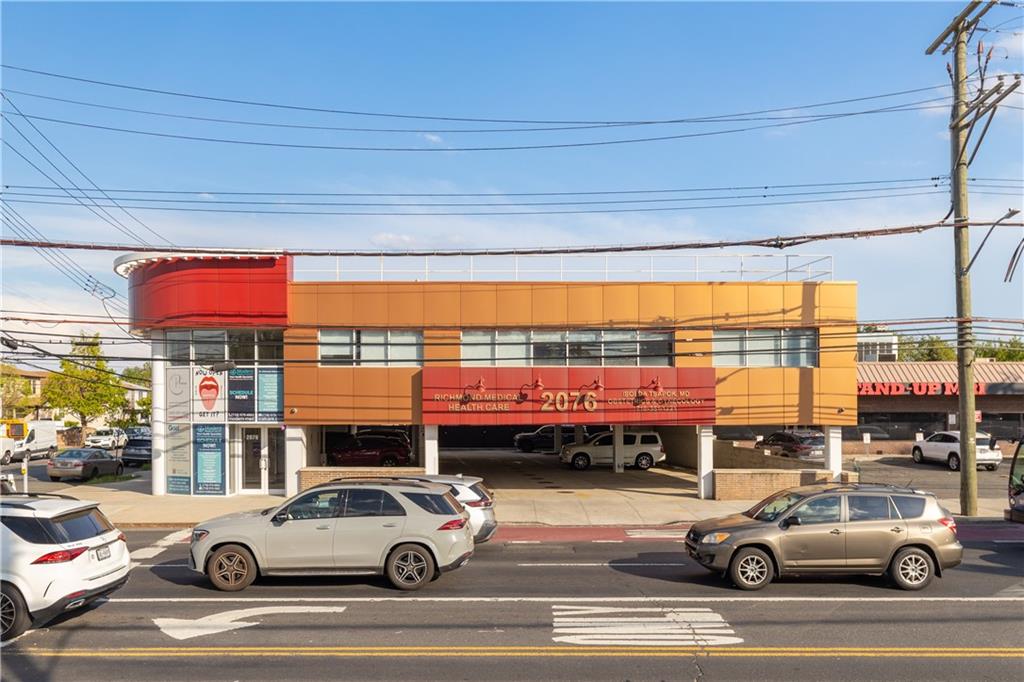 2076 Hylan Boulevard Image 1