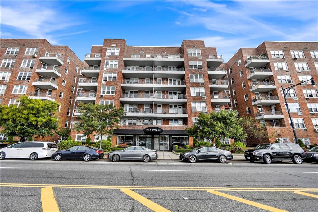 1625 Emmons Avenue 2E Image 2