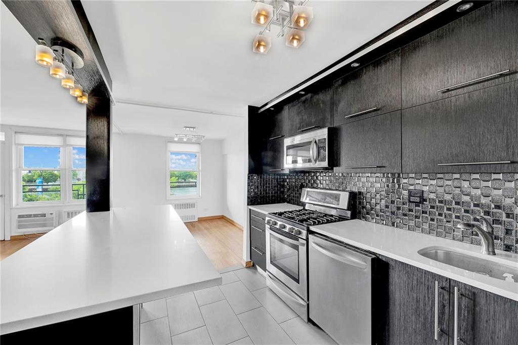 1625 Emmons Avenue 2E, Brooklyn, New York, 11235 image 10