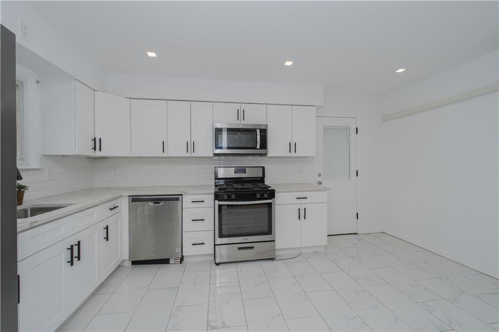 3553 Hylan Boulevard, Staten  Island, New York, 10308 image 14