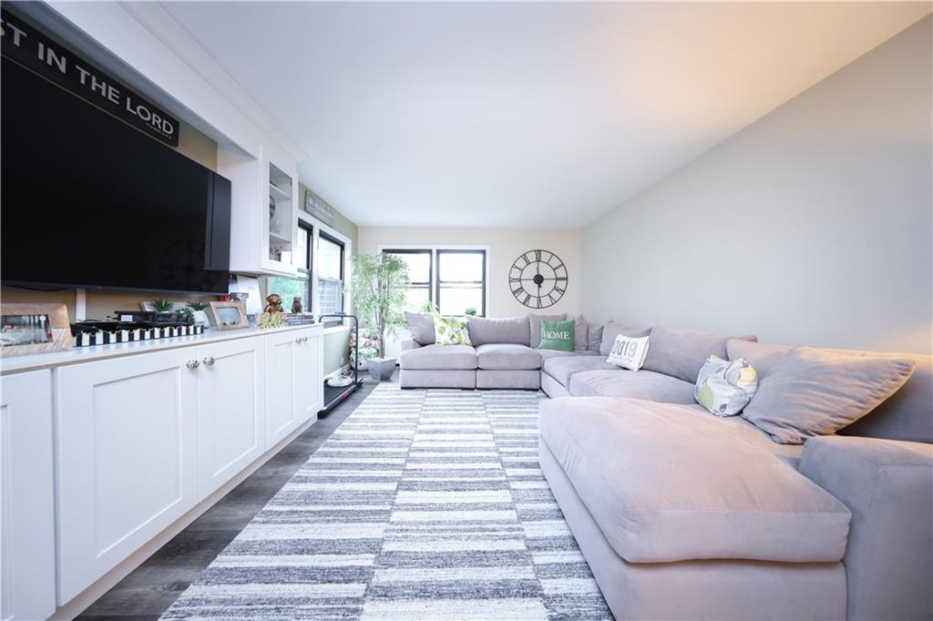 1100 Clove Road 3C Image 5