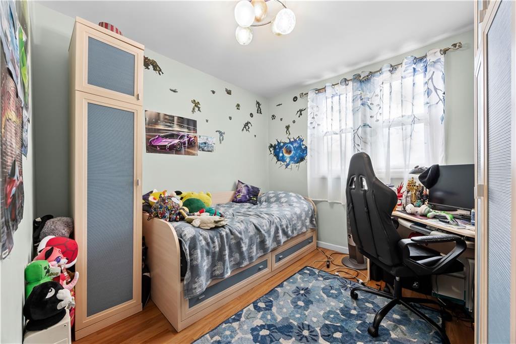 8 Lester Court, Brooklyn, New York, 11229 image 15