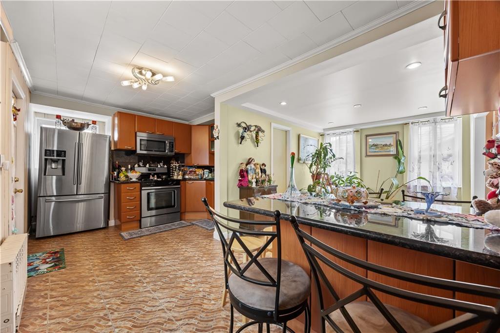 8 Lester Court, Brooklyn, New York, 11229 image 7