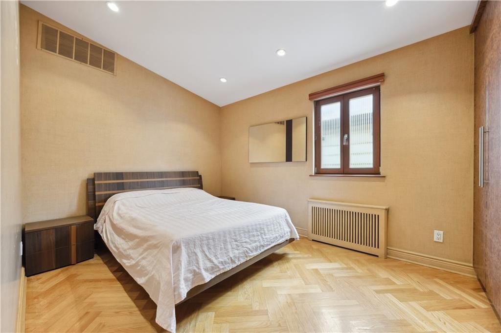 162 Norfolk Street, Brooklyn, New York, 11235 image 16