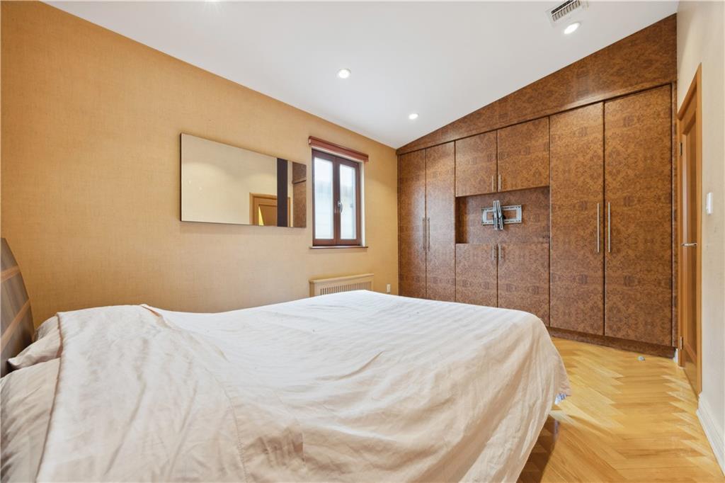 162 Norfolk Street, Brooklyn, New York, 11235 image 17