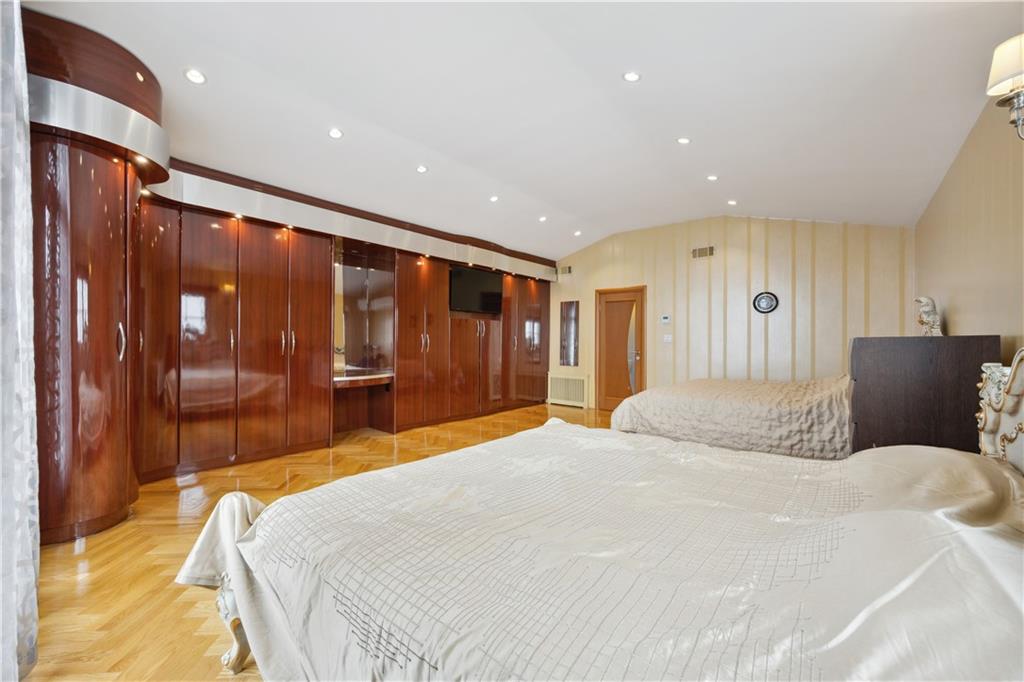 162 Norfolk Street, Brooklyn, New York, 11235 image 18