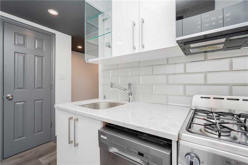 1237 Avenue Z F2 Image 2