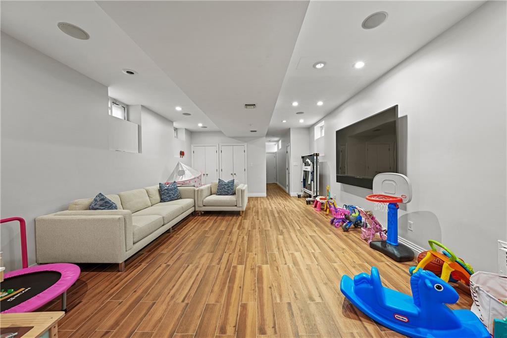 961 East 7th Street, Brooklyn, New York, 11230 image 25