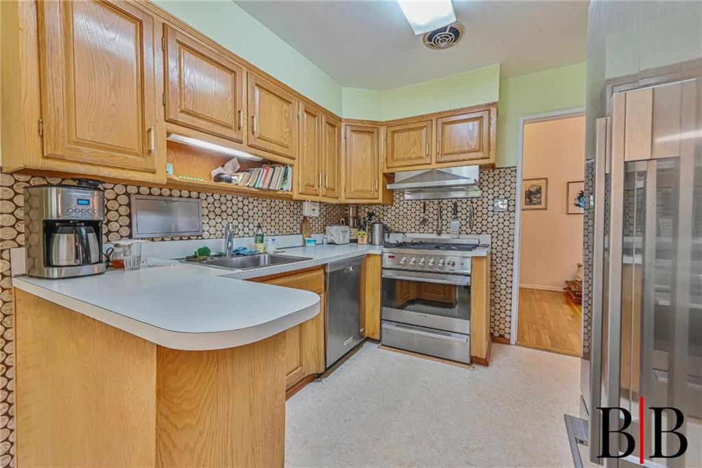 203 Whitman Drive, Brooklyn, New York, 11234 image 11