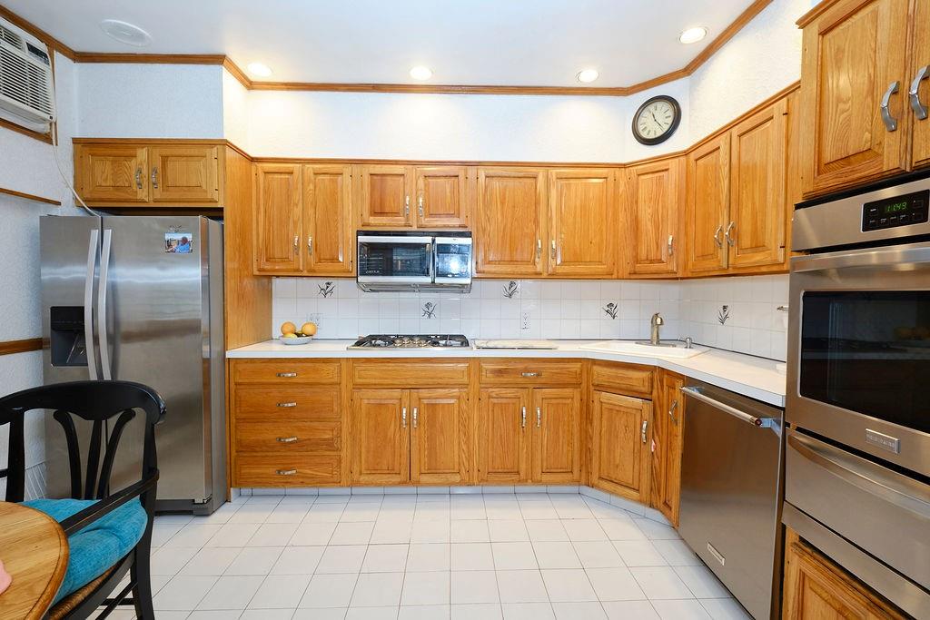 3043 Avenue Z, Brooklyn, New York, 11235 image 13