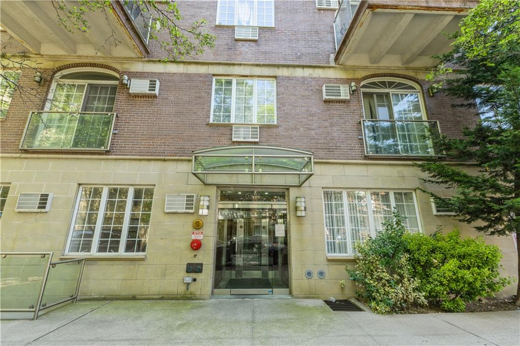 1570 West 10th Street 1B Image 3