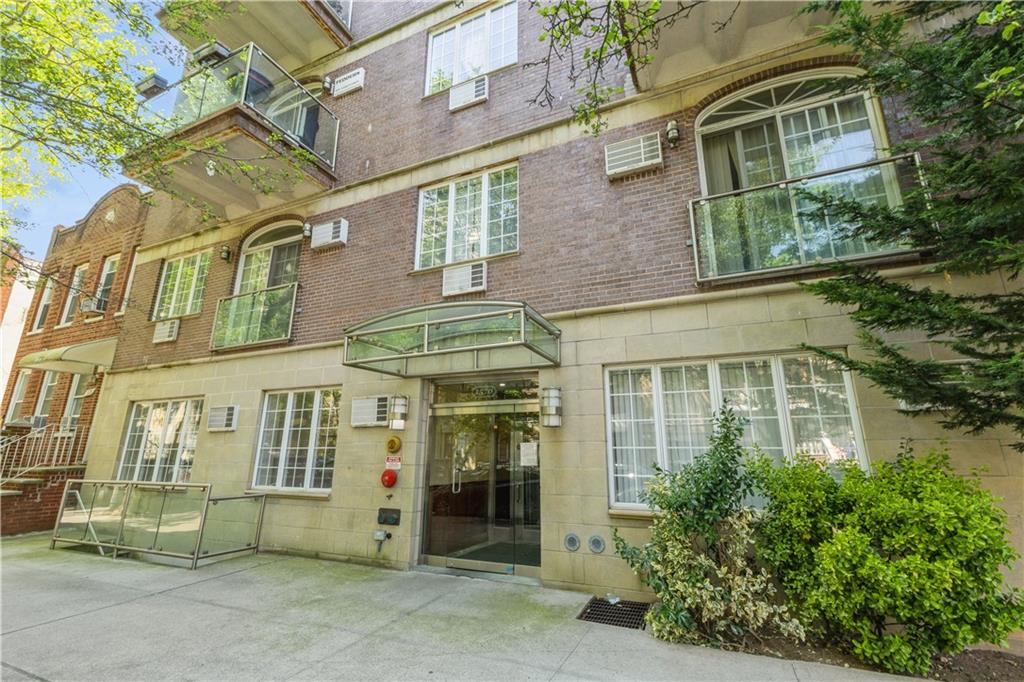1570 West 10th Street 1B Image 2