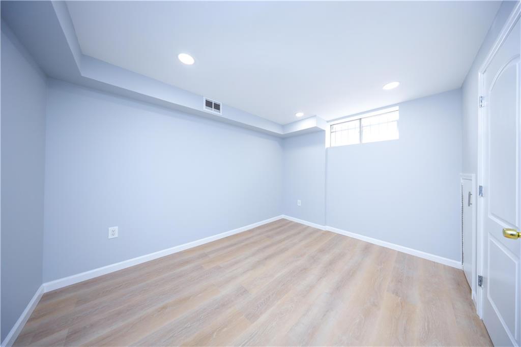 18 Rowan Avenue, Staten  Island, New York, 10306 image 12
